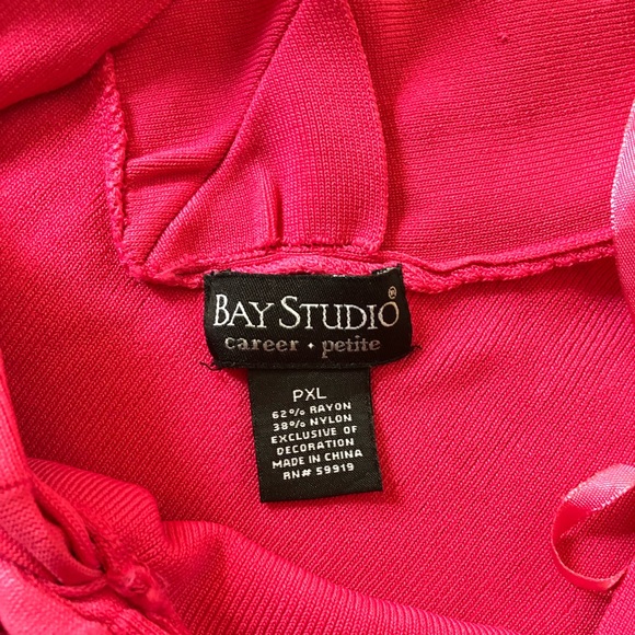 🌺Gorgeous Fuchsia Double V-Neck Sleeveless Blouse🌺 - Picture 2 of 3